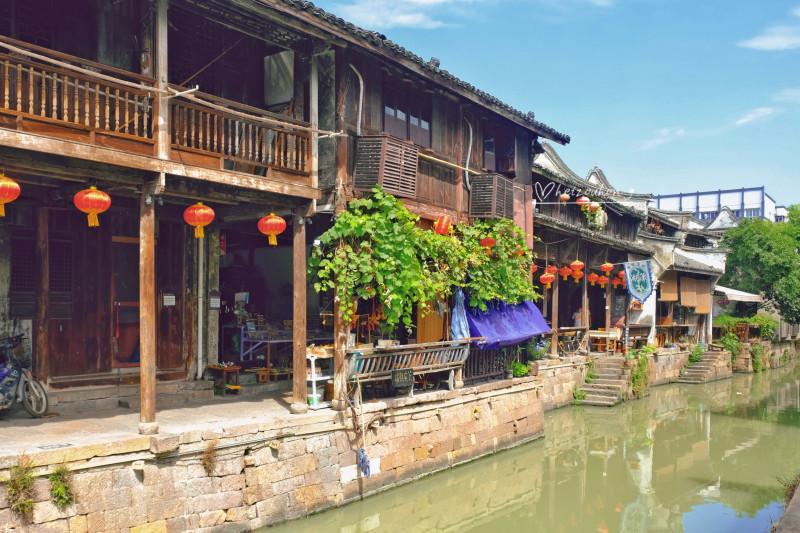 AI合成主播丨深圳市足球俱乐部宣布退出职业联赛